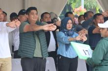 Roby Kurniawan dan Deby Maryanti Jalan dari Monas Menuju Istana Negara, Jelang Pelantikan