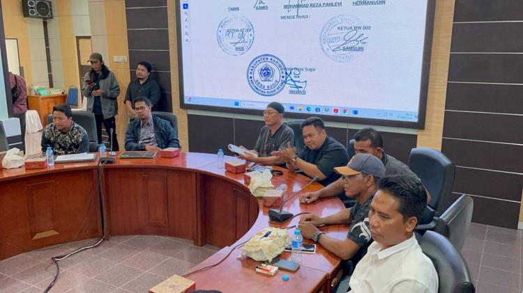 Masyarakat Desa Sugi Tanggapi Dugaan Ujaran Kebencian dan Rencana Laporan Kades ke Ranah Hukum