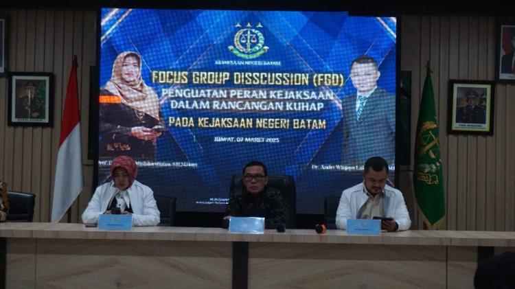 Kejari Batam dan Unissula Gelar FGD Bahas Penguatan Peran Kejaksaan dalam Rancangan KUHAP Baru