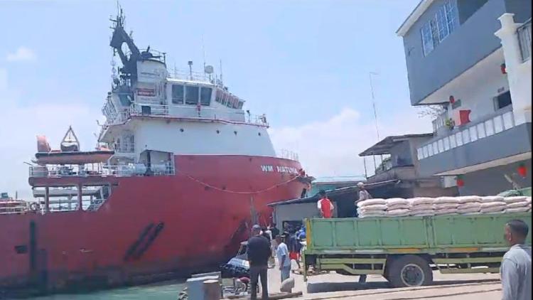 Kapal WM Natuna Tabrak Dermaga Polairud di Telaga Punggur Batam, Sejumlah Kapal dan Bangunan Rusak