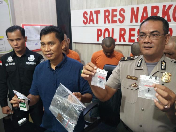 Profil Kompol Chrisman Pandjaitan: Dipecat Usai Terciduk Kasus Pemerasan, Pernah Jabat Kasatresnarkoba Tanjungpinang