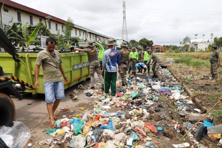 Wali Kota Batam Sayembara Beri Hadiah Rp5 Juta bagi Warga yang Tangkap Pembuang Sampah Sembarangan