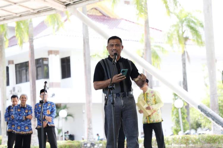 Pengusaha H.Hasim dan Wali Kota Batam Bagikan 4.000 Karung Beras untuk Tokoh Agama