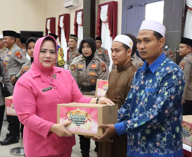 Polda Kepri Gelar Bazar Ramadan Polri Presisi 2025, Bagikan Ribuan Paket Sembako untuk Masyarakat