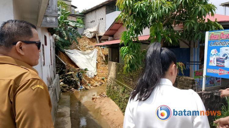 Anggota DPRD Batam Ruslan Sinaga Tegur Pemko, Penanganan Longsor di Bengkong Indah Dinilai Lamban