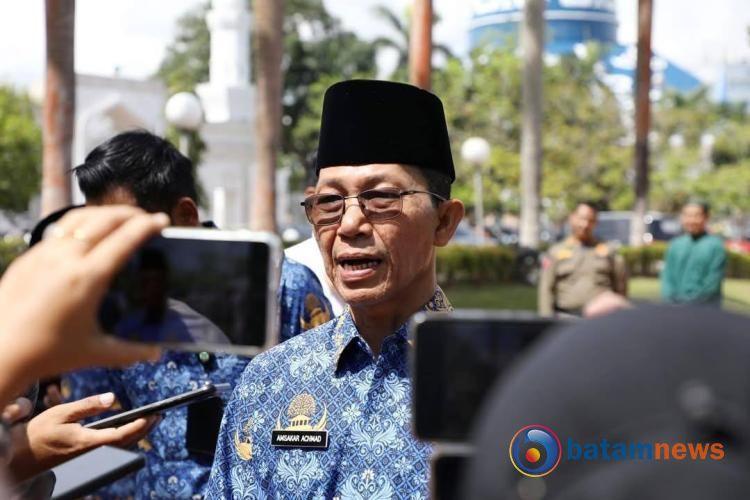 Terkait Dugaan Korupsi Proyek Pelabuhan Batu Ampar, Amsakar Achmad Serahkan Proses Hukum ke Penyidik