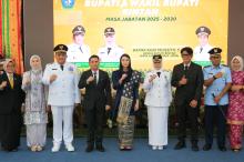 Bupati dan Wakil Bupati Bintan Disambut Prosesi Adat Melayu Usai Pidato Perdana, dan Melepas Ahdi Muqsith