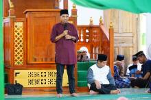 Safari Ramadhan di Senayang, Wakil Bupati Lingga Novrizal Pererat Silaturahmi dengan Warga