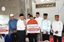 BRK Syariah Salurkan CSR Rp100 Juta untuk Masjid di Indragiri Hilir dalam Safari Ramadan Gubernur Riau