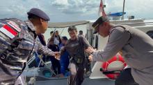 Satpolairud Polres Karimun Pulangkan Nelayan Karimun yang Diamankan APMM Malaysia