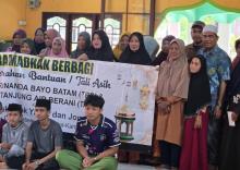 PT. Trinanda Bayo Batam Berbagi Santunan Ramadan untuk Anak Yatim dan Janda di Desa Sebele, Karimun
