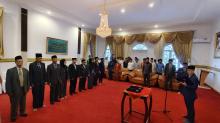 Pemkab Lingga Mutasi 9 Kepala Dinas, Bupati Nizar: Penyegaran Organisasi untuk Optimalisasi Kinerja