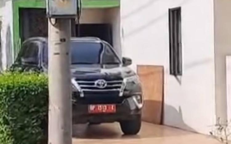 Viral Video Mobil Dinas Dibawa Mudik ke Bekasi, Bupati Iskandarsyah: Bukan Milik Pemkab Karimun