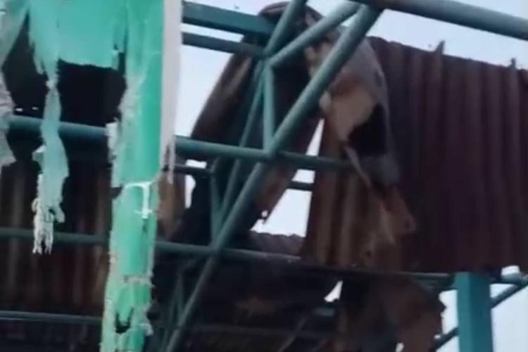 Kondisi Ponton Pelabuhan Alai di Karimun Memprihatinkan, Warga Khawatir Timbulkan Korban