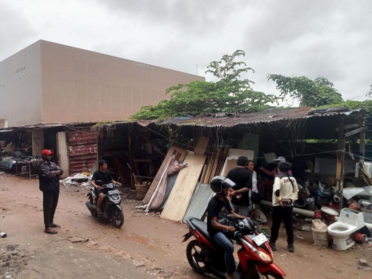 Pedagang Barang Bekas Tolak Digusur di Pasar Angkasa Batam, Diduga Diintimidasi Terkait Pembangunan Pub First Club