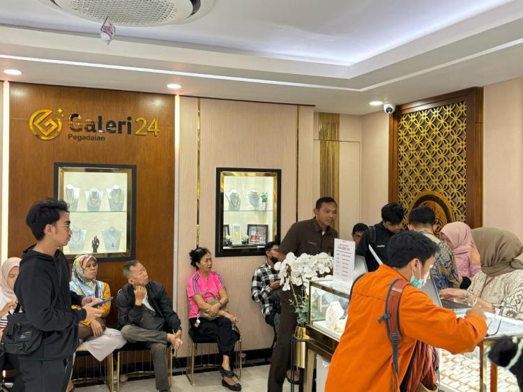 Usai Lebaran, Masyarakat Serbu Emas Galeri 24: Investasi Aman di Tengah Ketidakpastian Ekonomi