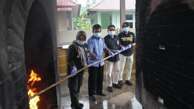Lindungi SDA, Karantina Kepri Musnahkan Komoditas Hewan, Ikan dan Tumbuhan Tak Berdokumen