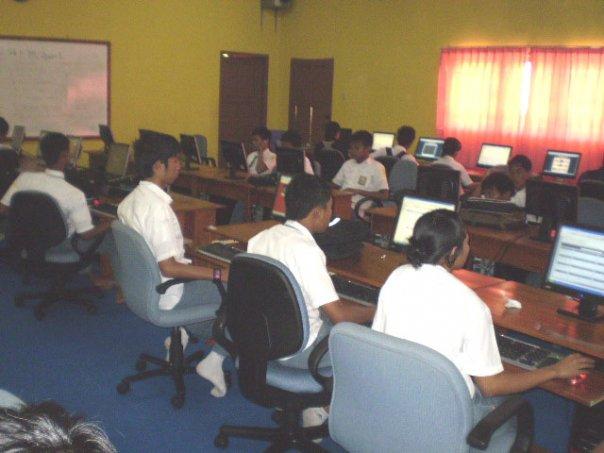 Siswa & Guru Wajib Tahu! Pemerintah Kembalikan Sistem Penjurusan di SMA