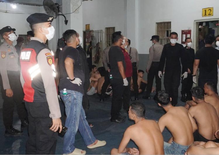 Viral! Napi Dugem hingga Miras di Lapas, Razia Ungkap Tablet, Jam Digital hingga WiFi