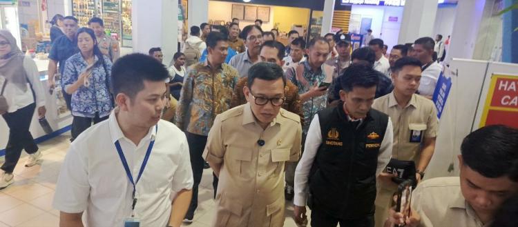 Menteri P2MI Tinjau Pelabuhan Batamcenter, Ungkap Modus TKI Ilegal ke Malaysia