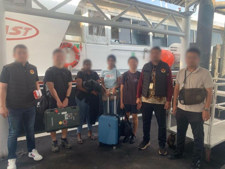 Sembilan WNA Dideportasi Imigrasi Batam karena Salahgunakan Izin Tinggal untuk Produksi Film