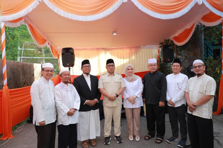 Berangkat Haji Bareng Istri, Wagub Nyanyang Titip Doa ke Waka III DPRD Bahktiar di Tanah Suci untuk Masyarakat Kepri
