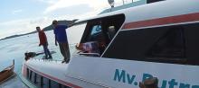 Penumpang MV Arena II Tujuan Lingga Dievakuasi ke Kapal Pengganti Usai Kandas di Tengah Laut Mensanak