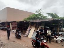 Pedagang Barang Bekas Tolak Digusur di Pasar Angkasa Batam, Diduga Diintimidasi Terkait Pembangunan Pub First Club