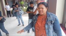 Istri Protes Penangkapan Suami di Teluk Bakau: 