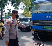 Ibu Rumah Tangga Selamat dari Kecelakaan Maut di Batam, Motor Hancur Terlindas Truk Fuso