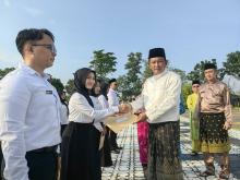 Pemkab Karimun Serahkan SK CPNS dan PPPK, 1.480 Pegawai Siap Bertugas