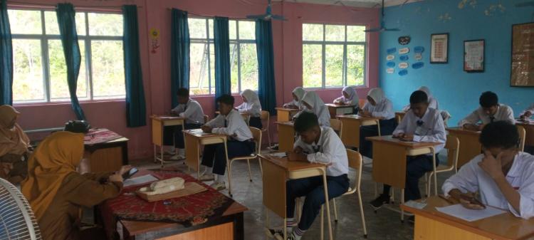 SMP Negeri 3 Lingga Laksanakan ASAJ Berbasis Online, Bukti Transformasi Digital Pendidikan di Pelosok