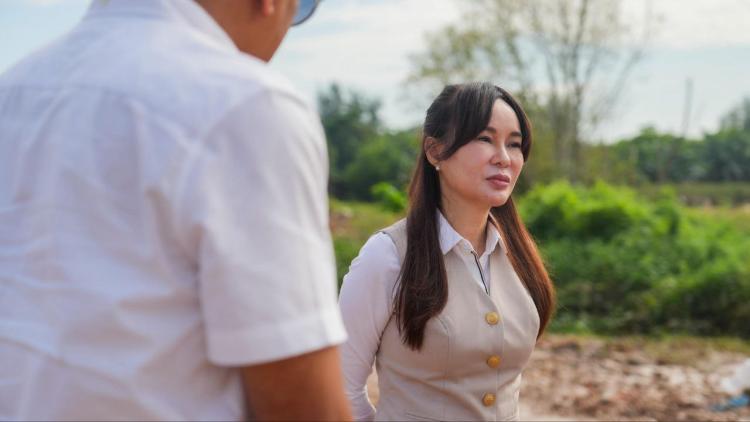 Gerak Cepat Tangani Banjir, Li Claudia Tinjau Lokasi Penyebab Banjir
