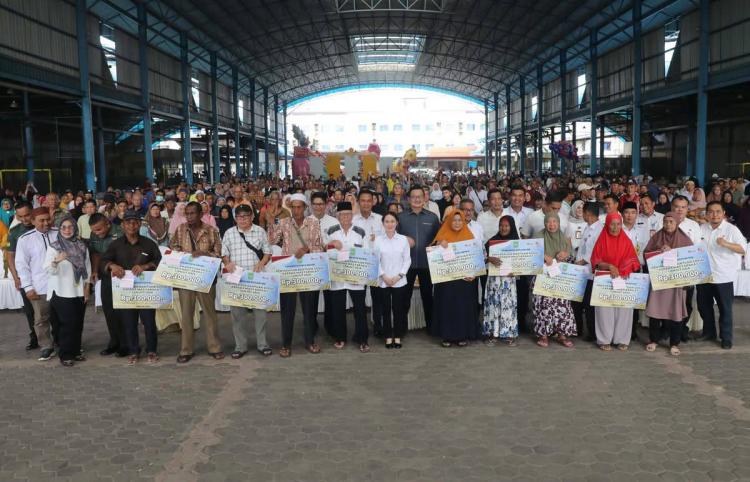 796 Lansia di Lima Kecamatan Terima Bantuan Rp300 Ribu dari Pemko Batam