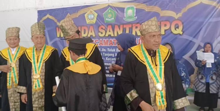 Wakil Bupati Karimun Wisudakan 80 Santri TPQ se-Kecamatan Buru 