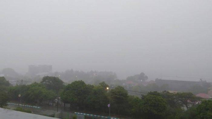 Waspadai Hujan Petir di Siang Hari, Cuaca Batam Diprediksi Membaik Menjelang Malam