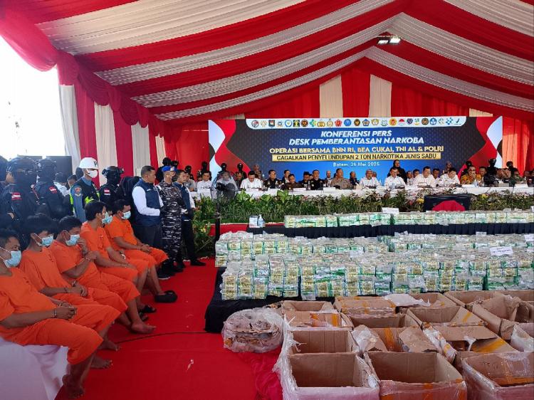 BNN dan Bea Cukai Gagalkan Penyeludupan 2 Ton Sabu, 6 Tersangka Ditangkap, 2 WNA Thailand Terlibat 
