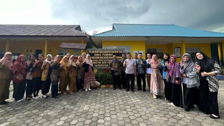 Dosen FKIP UMRAH Gelar Pelatihan Canva Terintegrasi Deep Learning di Bintan, Dorong Kreativitas Guru dalam Mengajar