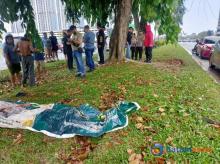 Remaja di Batam Tewas Disambar Petir Saat Berteduh di Bawah Pohon