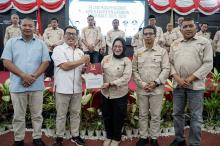 Sri Rezeki Resmi Dilantik Jadi Ketua KONI Karimun, Siap Genjot Prestasi Menuju Porprov Kepri 2026