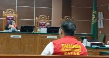 Tangis dan Penyesalan Eks Kasat Narkoba Kompol Satria Nanda di Persidangan Kasus Penggelapan Sabu