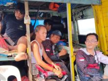 Kapal Rombongan Pemancing Tenggelam di Perairan Berakit, 2 Selamat, 7 Masih Hilang