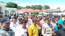 Nelayan Kepri Demo Tolak Aturan 12 Mil & Tambang Pasir Laut, Gubernur Tidak Hadir  