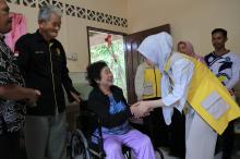 Roadshow LKKS Bintan Sambut HLUN, Salurkan Bantuan untuk Lansia Difabel