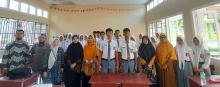 Dosen dan Mahasiswa UMRAH Kenalkan Plastik Ramah Lingkungan dari Rumput Laut dan Pati Singkong di SMAN 5 Tanjungpinang