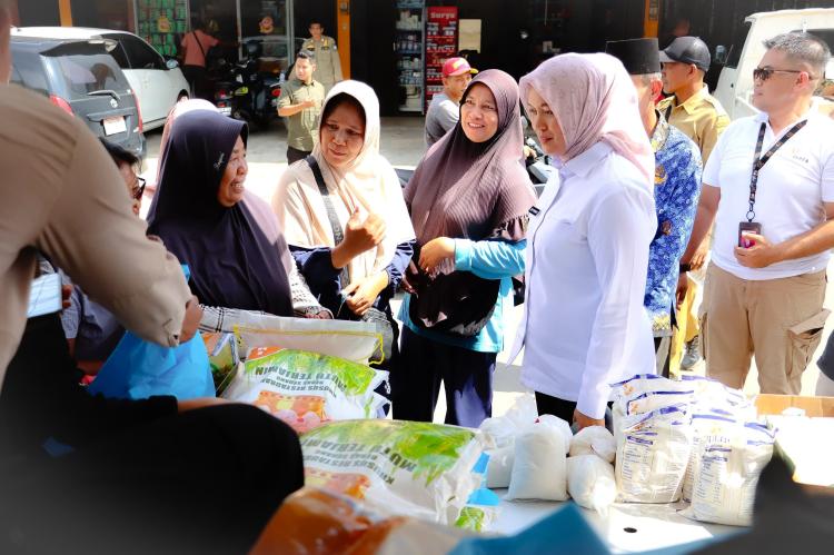 Diskon Besar! Minyak Goreng Rp15 Ribu di Pasar Murah Bintan Sebelum Idul Adha