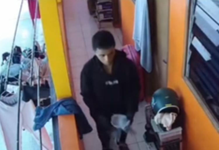 Aksi Pencurian BH Wanita Muda Terekam CCTV di Kos-Kosan Anggrek Sari Batam