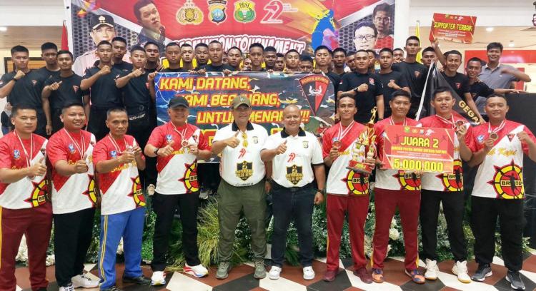 Final Bulutangkis Piala Bergilir Kapolda Kepri di Mega Mall, Wamenpora Taufik Hidayat Hadir!  