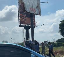 Penertiban Reklame Ilegal di Batam: 68 Sudah Dibongkar, Sisanya Kena Paksa Pemkot