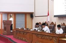 DPRD Kota Batam Gelar Paripurna, Walikota Jawab Pandangan Fraksi Soal Pertanggungjawaban APBD 2024